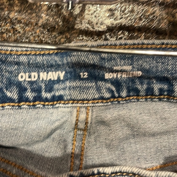 Old Navy mid rise boyfriend Capri size 12 - Picture 3 of 4